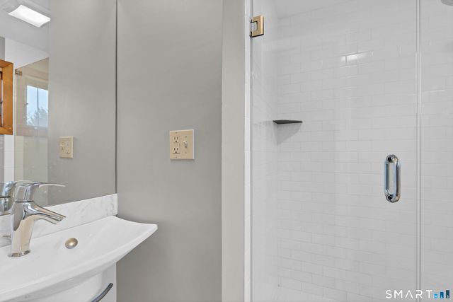 31 Woodlawn Avenue, Madison, CT 06443