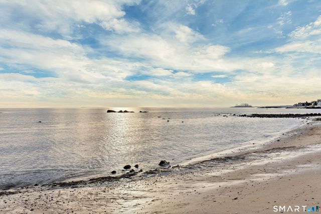 31 Woodlawn Avenue, Madison, CT 06443