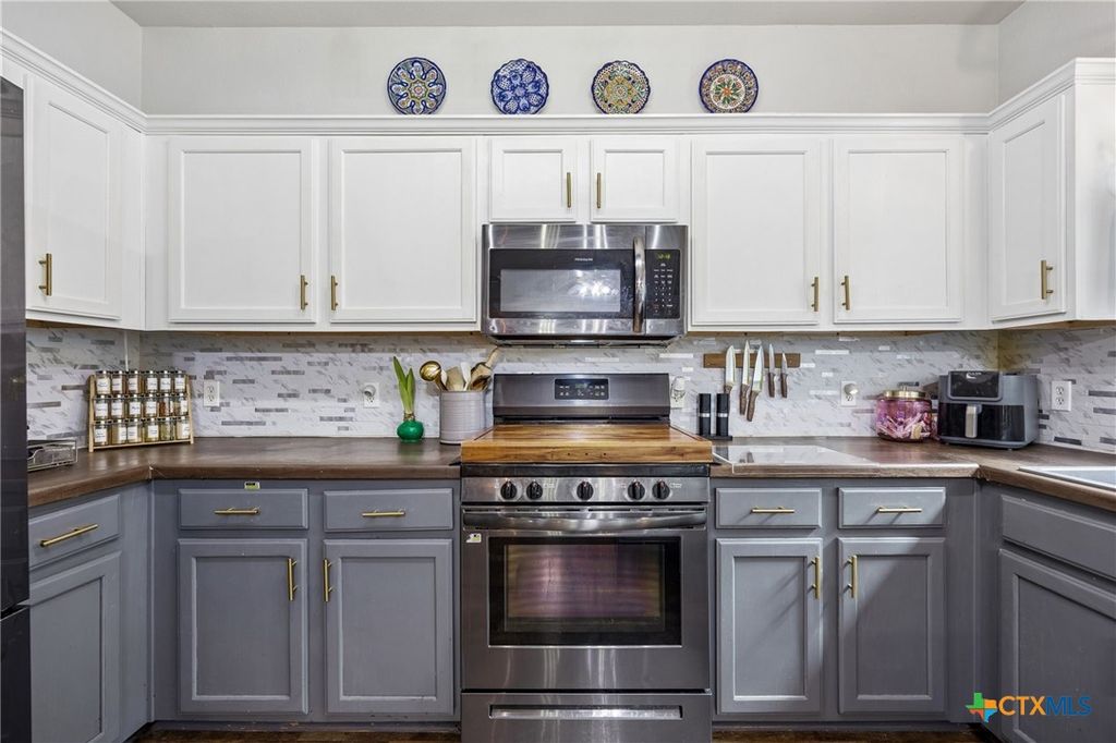 Image 14 of property listing at 614 Paso Fino Trail, Cedar Park, TX 78613