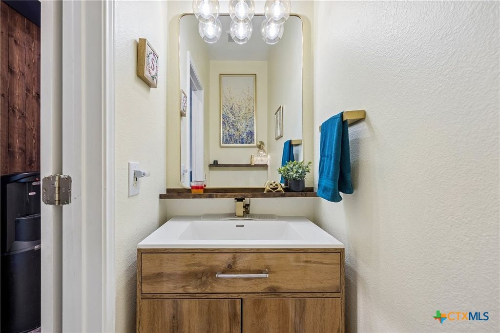 Image 15 of property listing at 614 Paso Fino Trail, Cedar Park, TX 78613