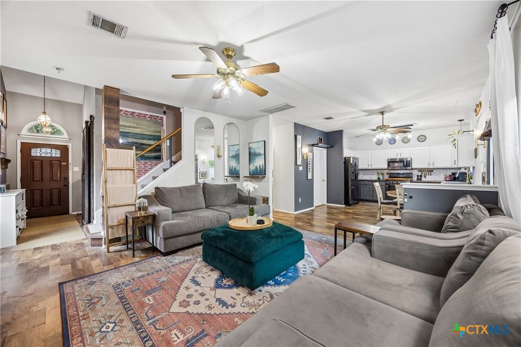 Image 6 of property listing at 614 Paso Fino Trail, Cedar Park, TX 78613
