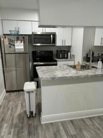 6740 NW 175th Ln G-20, Hialeah, FL 33015