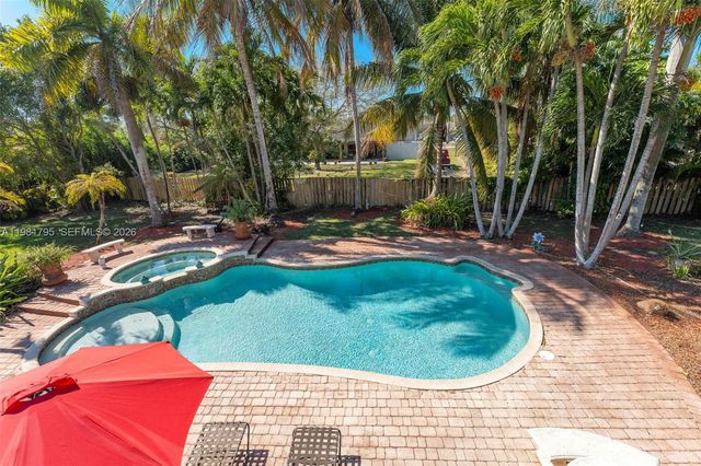 16564 SW 153rd Ct, Miami, FL 33187