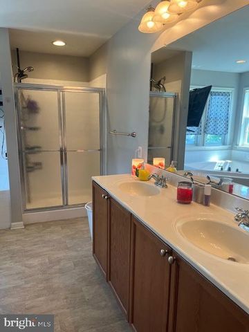 1273 UPLAND DR, Fayetteville, PA 17222