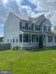 1273 UPLAND DR, Fayetteville, PA 17222