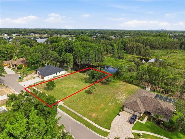 WOODS END COURT, Tampa, FL 33618
