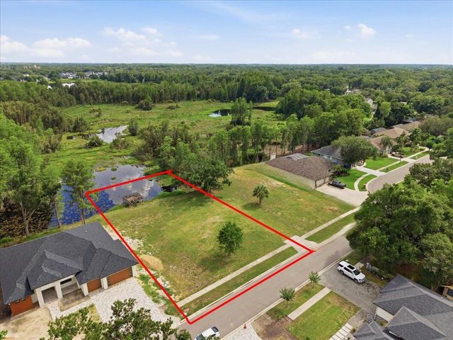 WOODS END COURT, Tampa, FL 33618