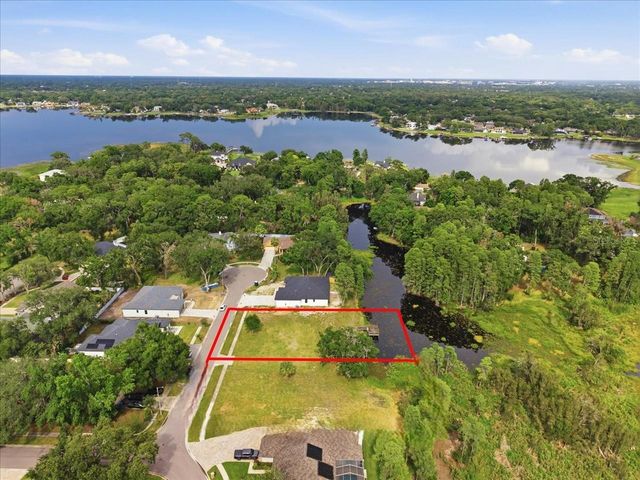 WOODS END COURT, Tampa, FL 33618