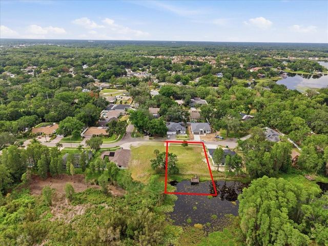 WOODS END COURT, Tampa, FL 33618