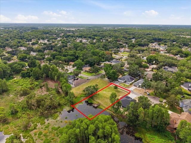 WOODS END COURT, Tampa, FL 33618