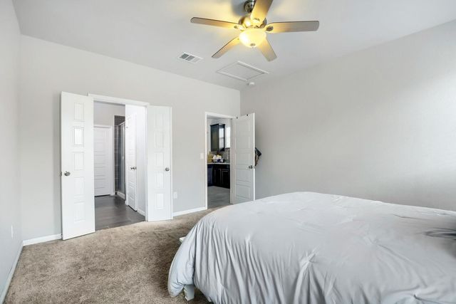 525 N Heatherwilde BLVD, Pflugerville, TX 78660