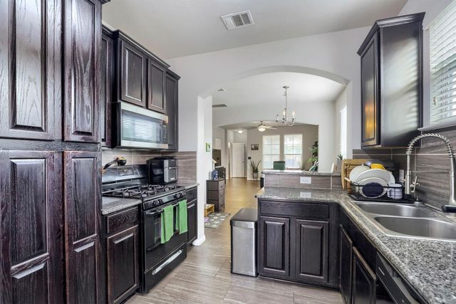 525 N Heatherwilde BLVD, Pflugerville, TX 78660