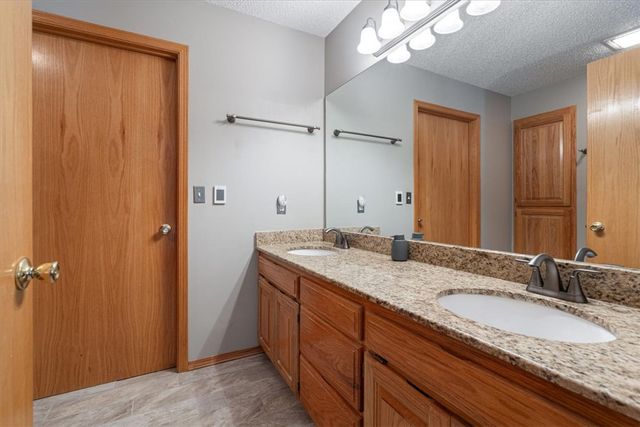 9 Glencoe Lane, Bella Vista, AR 72715
