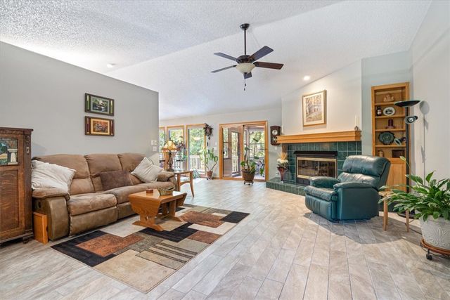9 Glencoe Lane, Bella Vista, AR 72715