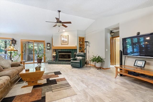9 Glencoe Lane, Bella Vista, AR 72715