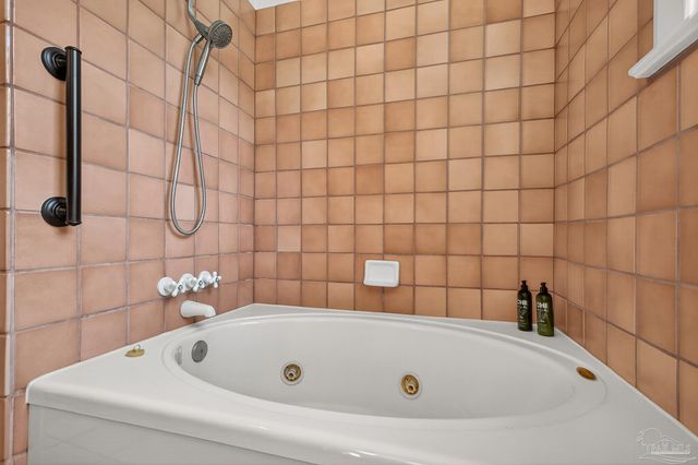 1420 N 12th Ave, Pensacola, FL 32503