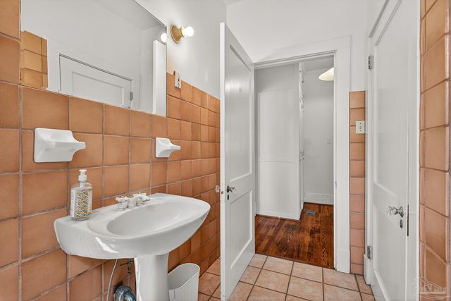 1420 N 12th Ave, Pensacola, FL 32503