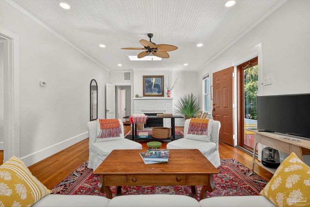 1420 N 12th Ave, Pensacola, FL 32503