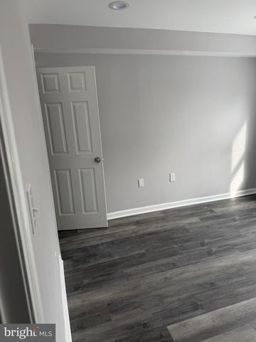 6 SEWARD AVE, Trenton, NJ 08611