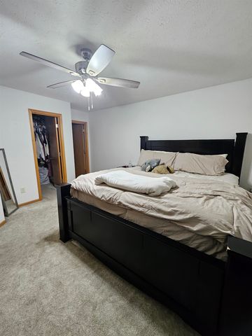 2962 Jack Cir, Salina, KS 67401