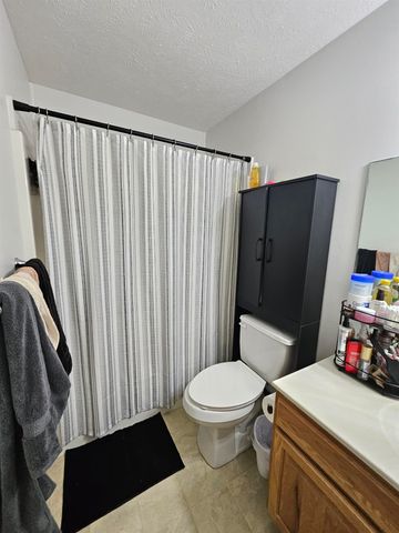 2962 Jack Cir, Salina, KS 67401