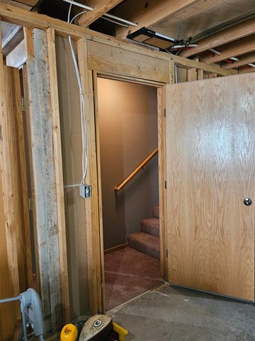 2962 Jack Cir, Salina, KS 67401