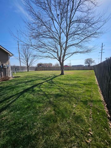 2962 Jack Cir, Salina, KS 67401