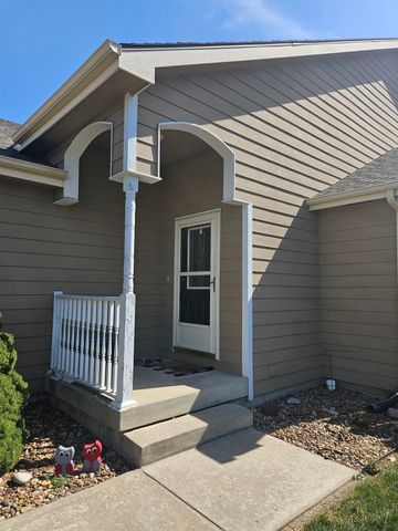 2962 Jack Cir, Salina, KS 67401