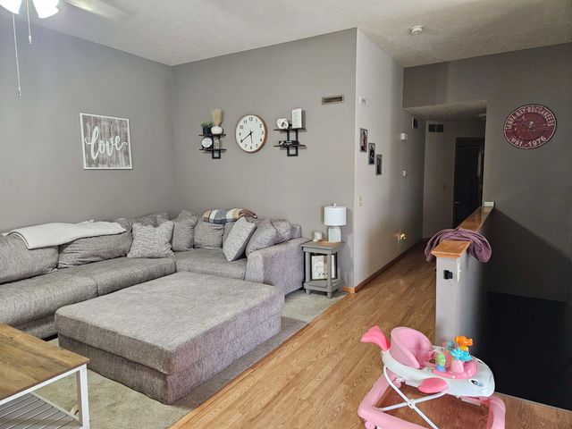 2962 Jack Cir, Salina, KS 67401