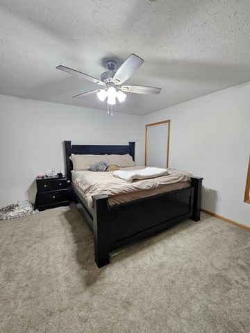 2962 Jack Cir, Salina, KS 67401