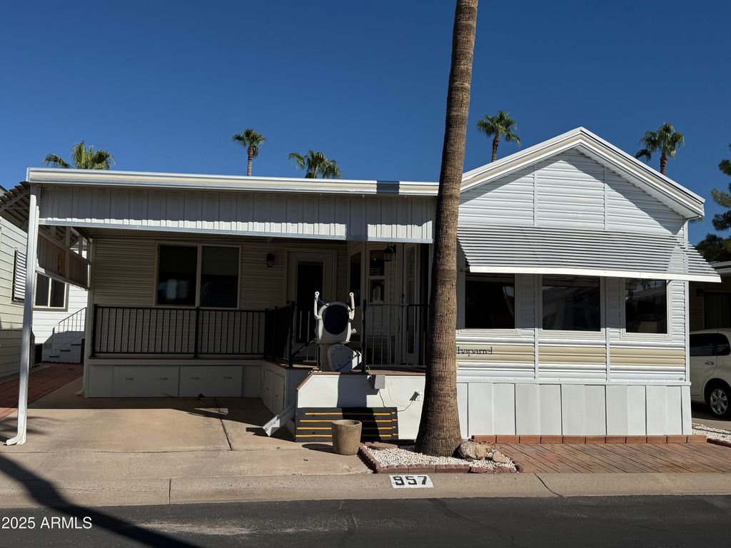 957 OXIDE Drive, Apache Junction, AZ 85119