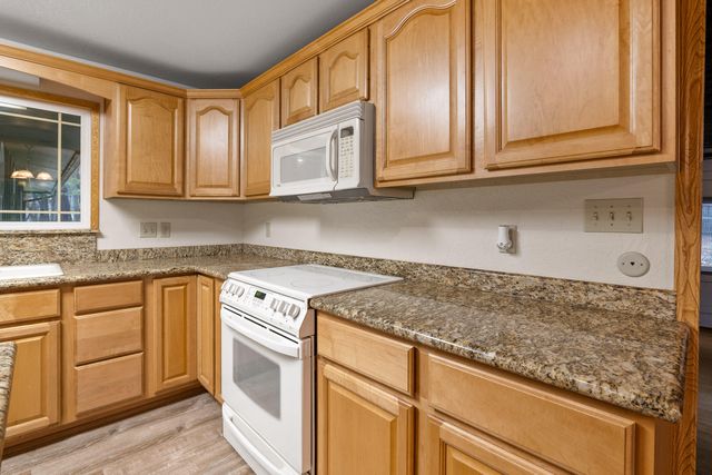 330 Tunnel Creek Road, Grants Pass, OR 97526