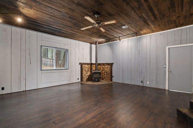 330 Tunnel Creek Road, Grants Pass, OR 97526