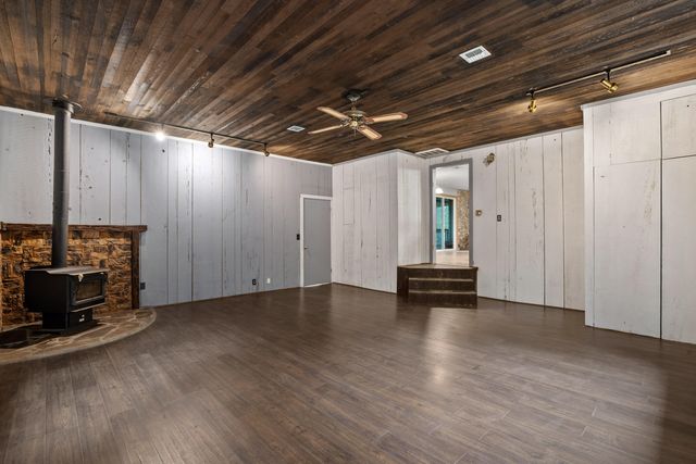 330 Tunnel Creek Road, Grants Pass, OR 97526