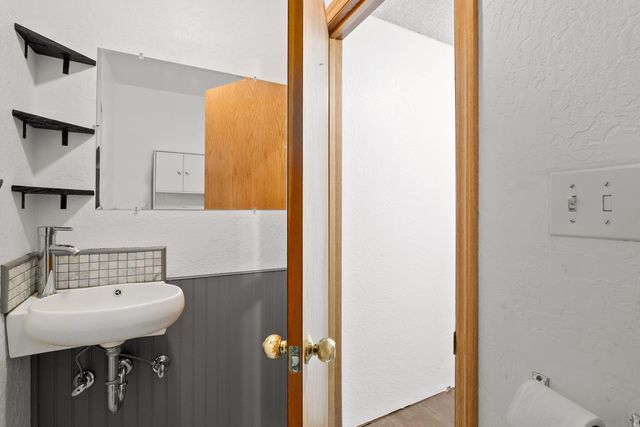 330 Tunnel Creek Road, Grants Pass, OR 97526