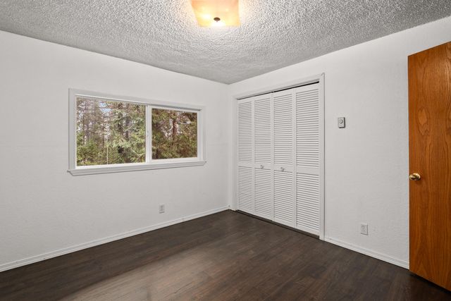 330 Tunnel Creek Road, Grants Pass, OR 97526