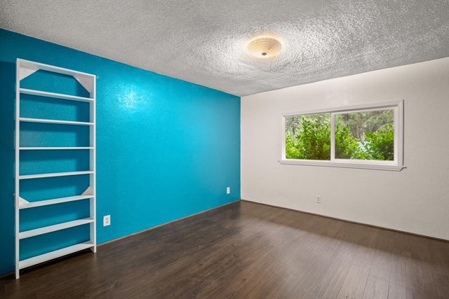 330 Tunnel Creek Road, Grants Pass, OR 97526