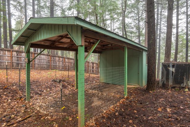 330 Tunnel Creek Road, Grants Pass, OR 97526