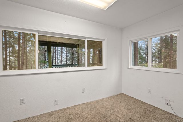 330 Tunnel Creek Road, Grants Pass, OR 97526