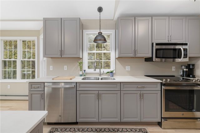 125 Montauk Road, Narragansett, RI 02882