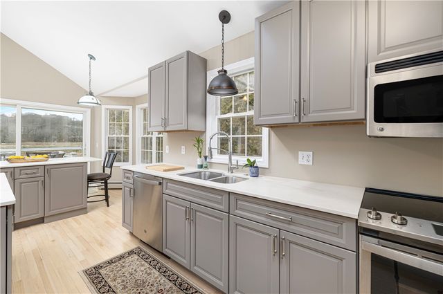 125 Montauk Road, Narragansett, RI 02882