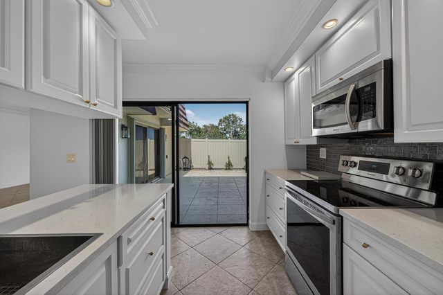 7811 78th Way, West Palm Beach, FL 33407