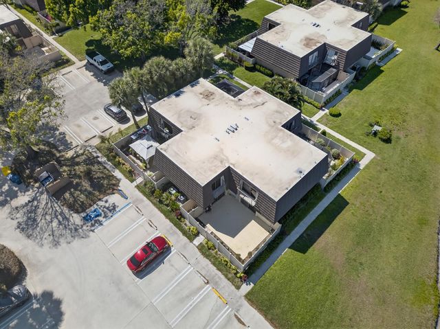 7811 78th Way, West Palm Beach, FL 33407