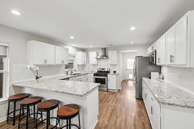 700 Cristler Avenue, Dallas, TX 75223