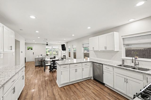 700 Cristler Avenue, Dallas, TX 75223