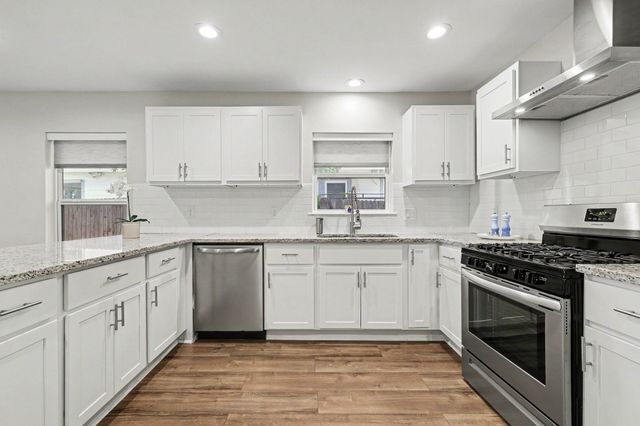 700 Cristler Avenue, Dallas, TX 75223