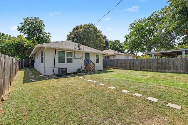 700 Cristler Avenue, Dallas, TX 75223