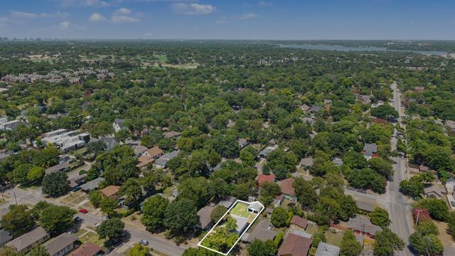 700 Cristler Avenue, Dallas, TX 75223