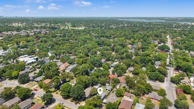 700 Cristler Avenue, Dallas, TX 75223