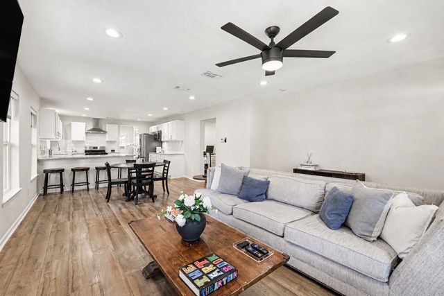 700 Cristler Avenue, Dallas, TX 75223